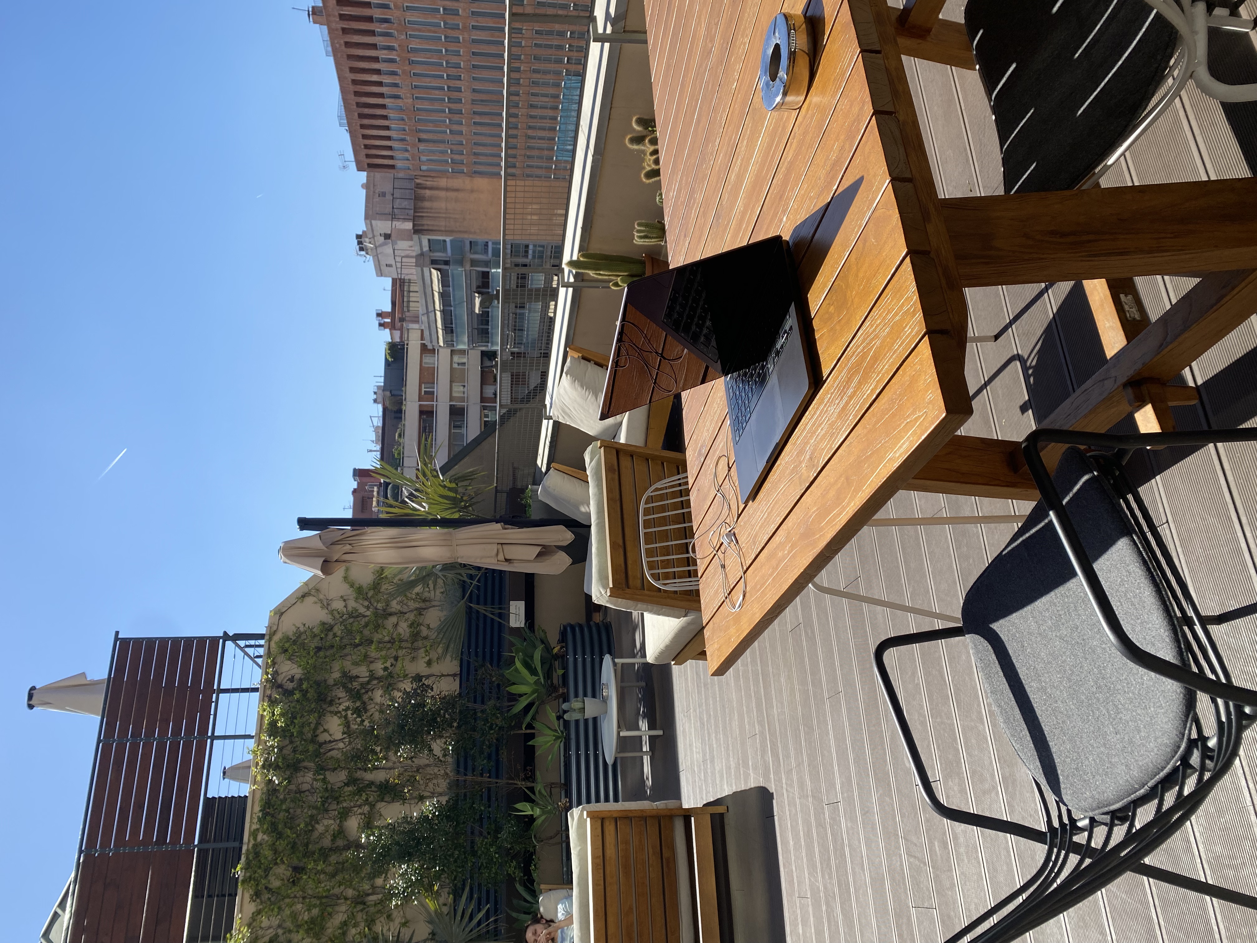 Treballant a la terrassa